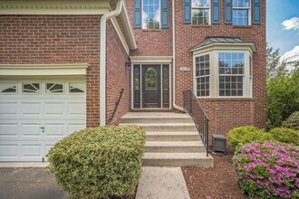 20195 Hidden Creek Ct in Ashburn, VA - Building Photo - Building Photo