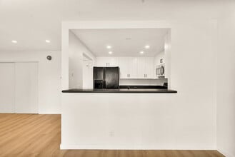 15155 Sherman Way, Unit 52 in Van Nuys, CA - Building Photo - Building Photo
