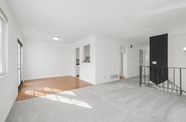 5325 70th Cir N in Minneapolis, MN - Foto de edificio - Building Photo