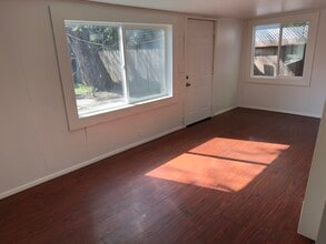 840 1/2 W 11th Ave in Chico, CA - Foto de edificio - Building Photo