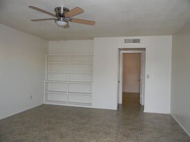 13230 N 21st Pl, Unit #3 in Phoenix, AZ - Building Photo
