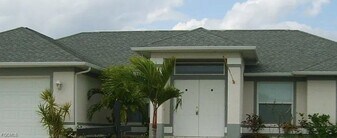 2213 SW 13th St in Cape Coral, FL - Building Photo
