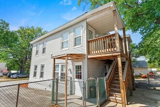 28 S Beech St in Manchester, NH - Building Photo - Building Photo