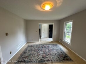 2907 Melrose Dr in Jeffersontown, KY - Building Photo - Building Photo
