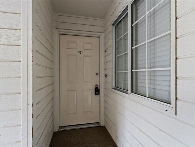 816 Gatewood Dr in Sandy, UT - Building Photo - Building Photo