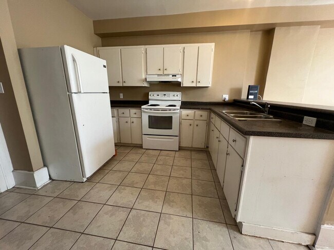 73 St Paul St in St Catharines, ON - Building Photo - Building Photo