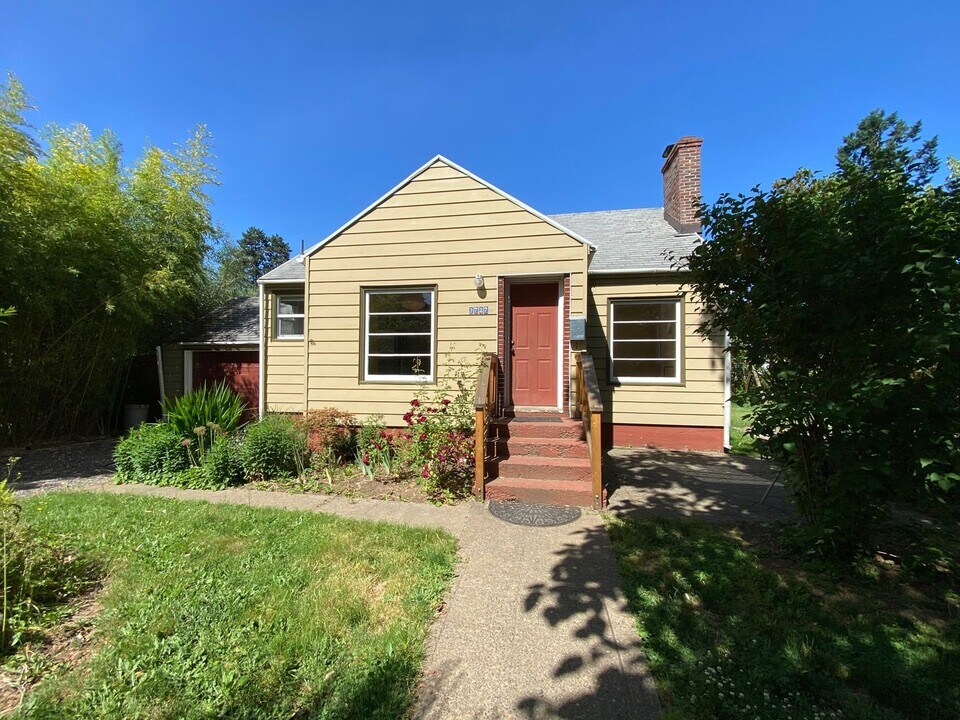 3727 NE 61st Ave in Portland, OR - Building Photo