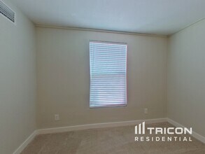1368 Mary L Rd in Clearwater, FL - Building Photo - Building Photo