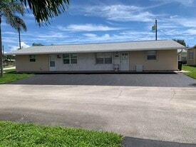 2802 Regency Ct in Delray Beach, FL - Building Photo