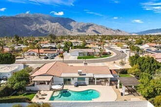 2290 N Victoria Rd in Palm Springs, CA - Building Photo - Building Photo