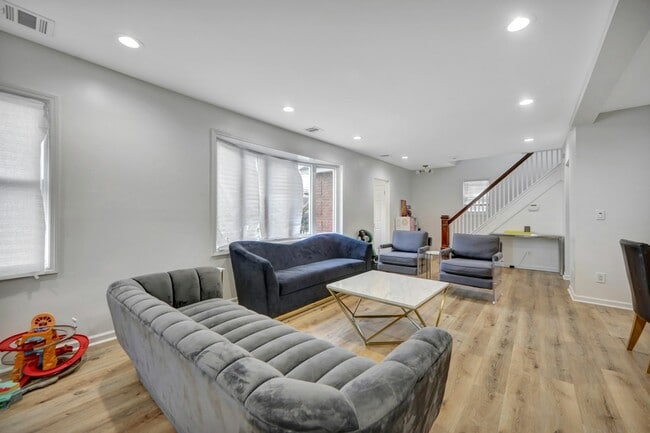 167 Rockwood Pl in Englewood, NJ - Building Photo - Building Photo