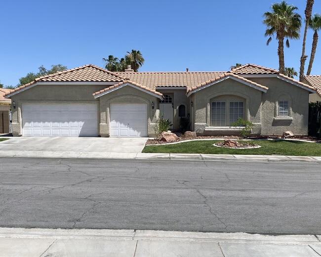 730 Altacrest Dr in Las Vegas, NV - Building Photo - Building Photo