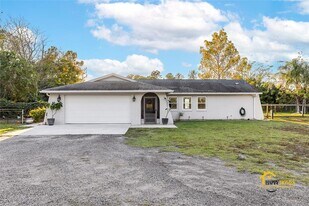 1940 Blackfoot Trail in St. Cloud, FL - Building Photo