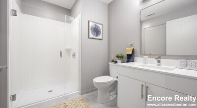 1550 Soldiers Fld Rd in Boston, MA - Foto de edificio - Building Photo