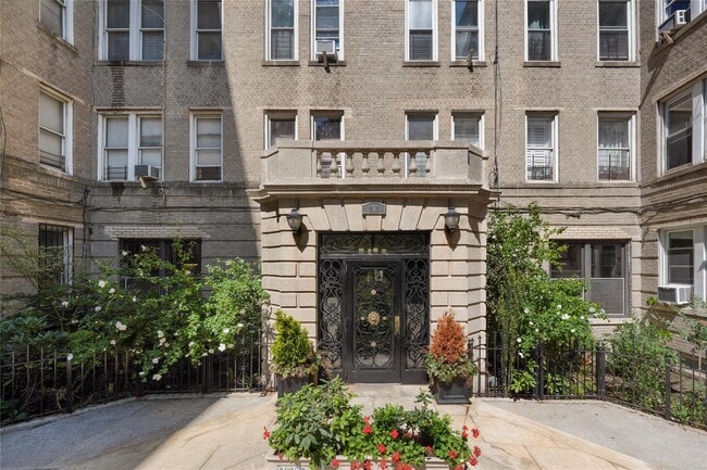 property at 811 Walton Ave