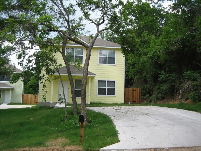 1806 Perez St in Austin, TX - Building Photo - Building Photo