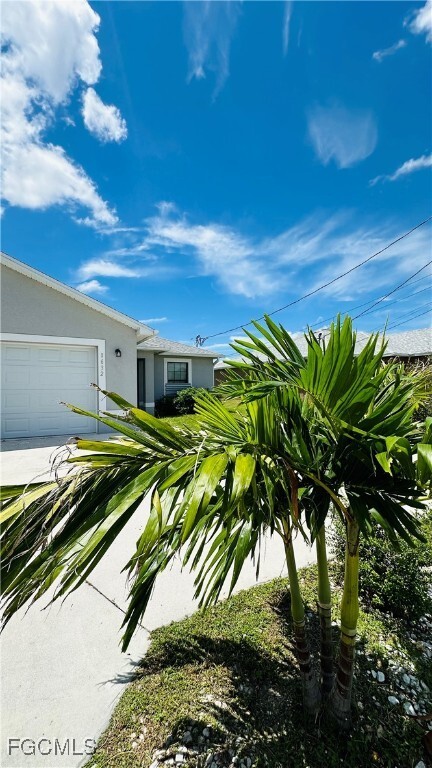 property at 1632 SW 33rd St