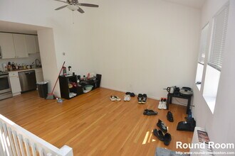 10 Shepard St, Unit 100 in Boston, MA - Foto de edificio - Building Photo