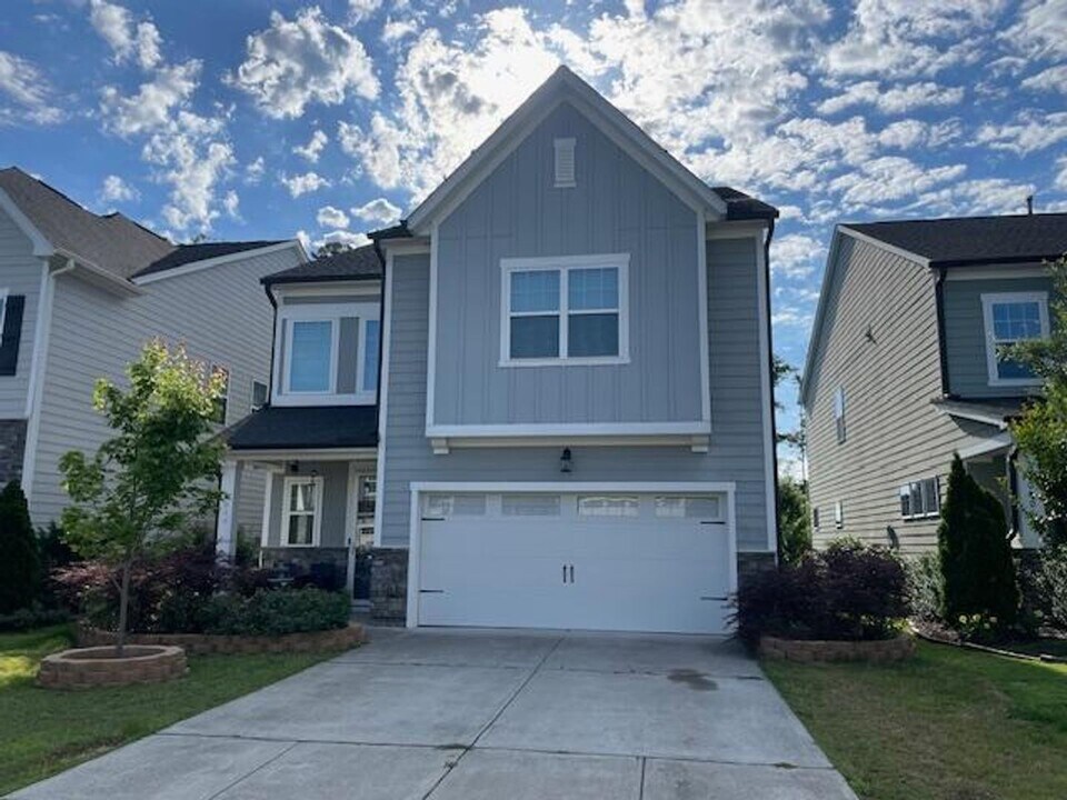 1044 Royal Stock Ln in Cary, NC - Foto de edificio