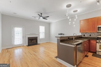 1953 Sterling Oaks Cir NE in Atlanta, GA - Building Photo - Building Photo