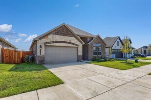 2705 Starling St in Denton, TX - Building Photo