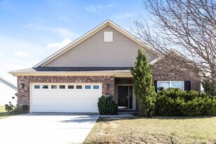 8267 Templederry Dr in Brownsburg, IN - Building Photo