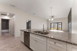 3419 SW 8th Pl in Cape Coral, FL - Building Photo - Building Photo