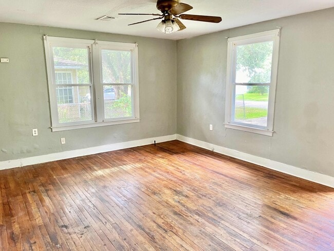 property at 5812 Beechwood Dr