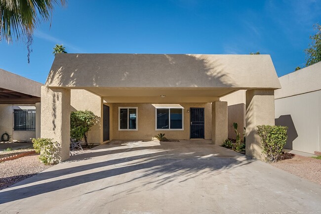 524 E Royal Palms Dr in Mesa, AZ - Building Photo - Building Photo