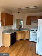 206 Arcadia Shores Cir in Odenton, MD - Building Photo - Building Photo