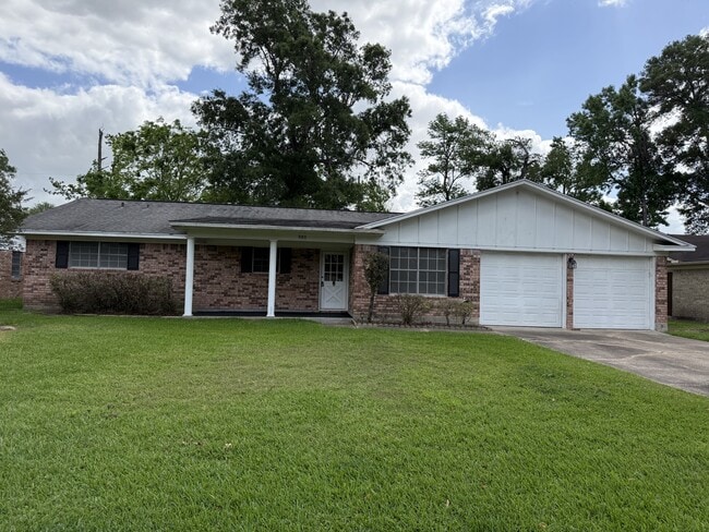 880 Lockwood Dr in Beaumont, TX - Building Photo - Building Photo
