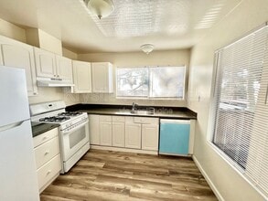 355 Parkview Terrace, Unit Apt H5 in Vallejo, CA - Foto de edificio - Building Photo