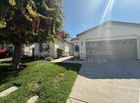 5891 Silver Oak Cir in Stockton, CA - Building Photo