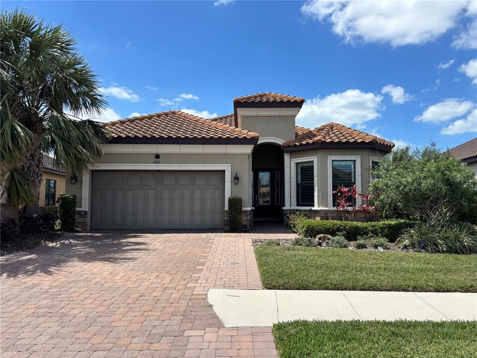 10111 Craftsman Park Way in Palmetto, FL - Building Photo