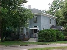 601 Chestnut St in La Porte City, IA - Building Photo