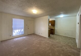 1105 Parmer Ave, Unit 4 in Killeen, TX - Foto de edificio - Building Photo