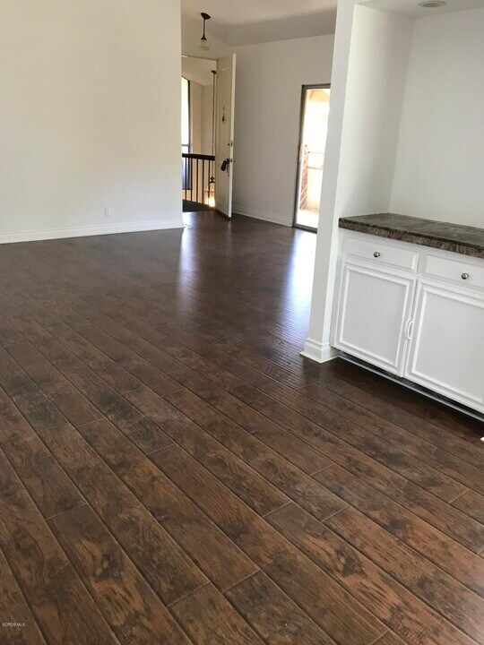 31505 Lindero Canyon Rd in Westlake Village, CA - Building Photo