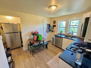 1145 Boylston St in Newton, MA - Building Photo - Building Photo