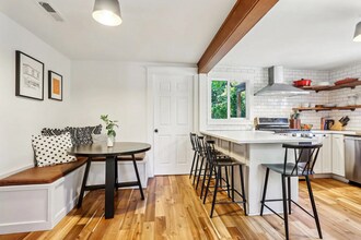 2631 46th Ave SW in Seattle, WA - Building Photo - Building Photo