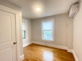 129 Old Colony Ave in Quincy, MA - Building Photo