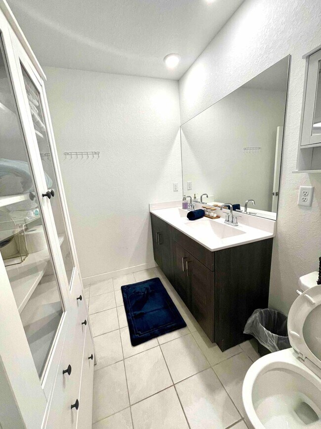 1773 SE 7th Ter in Florida City, FL - Building Photo - Building Photo