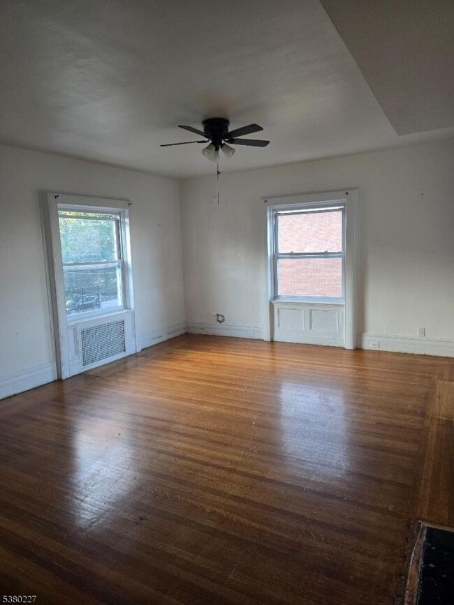 379 Mt Prospect Ave in Newark, NJ - Building Photo - Building Photo