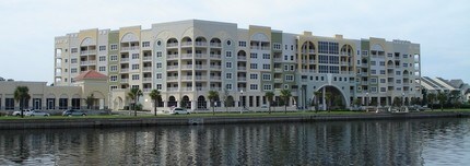 Gateway At Riverwalk in Sanford, FL - Foto de edificio - Building Photo