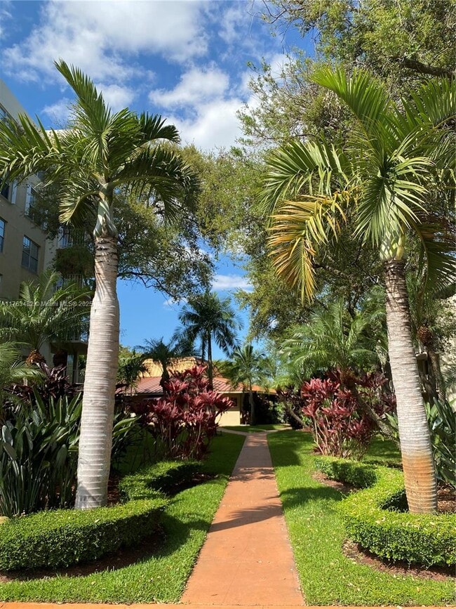 13120 SW 92nd Ave in Miami, FL - Building Photo - Building Photo