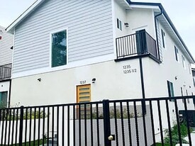 1235 W 37th Pl in Los Angeles, CA - Building Photo