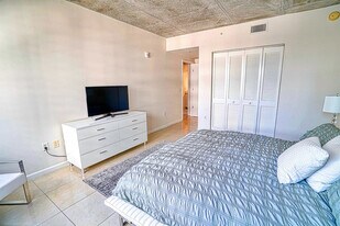 3250 NE 1st Ave in Miami, FL - Building Photo