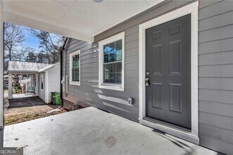 1271 Lorenzo Dr SW in Atlanta, GA - Building Photo - Building Photo
