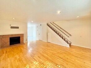 3684 Caminito Carmel Landing in San Diego, CA - Building Photo - Building Photo