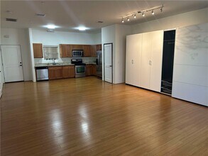 255 W 7th St in Los Angeles, CA - Building Photo - Building Photo