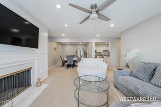 5601 Carriage Way Dr in Rolling Meadows, IL - Building Photo - Building Photo